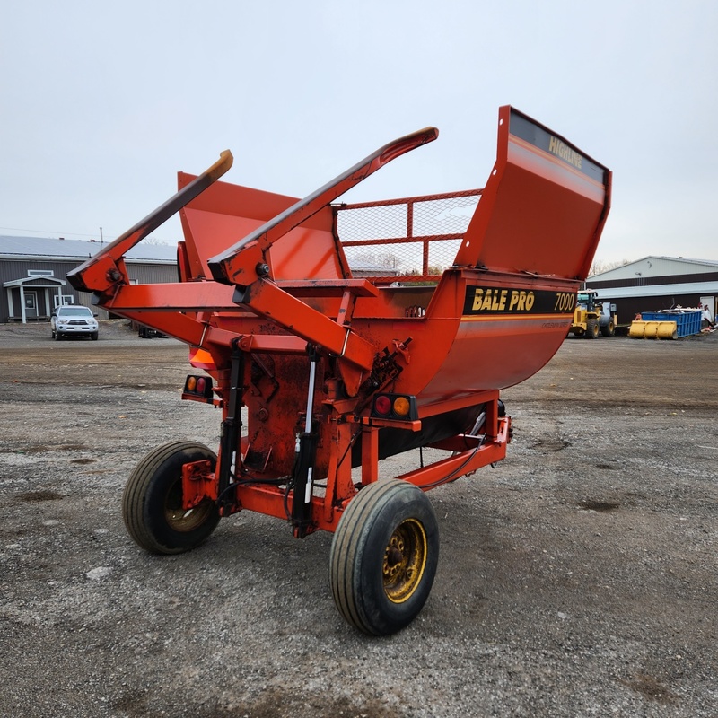 Hay Equipment  Highline Bale Pro 7000 Bale Processor Photo