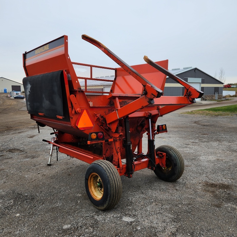 Hay Equipment  Highline Bale Pro 7000 Bale Processor Photo