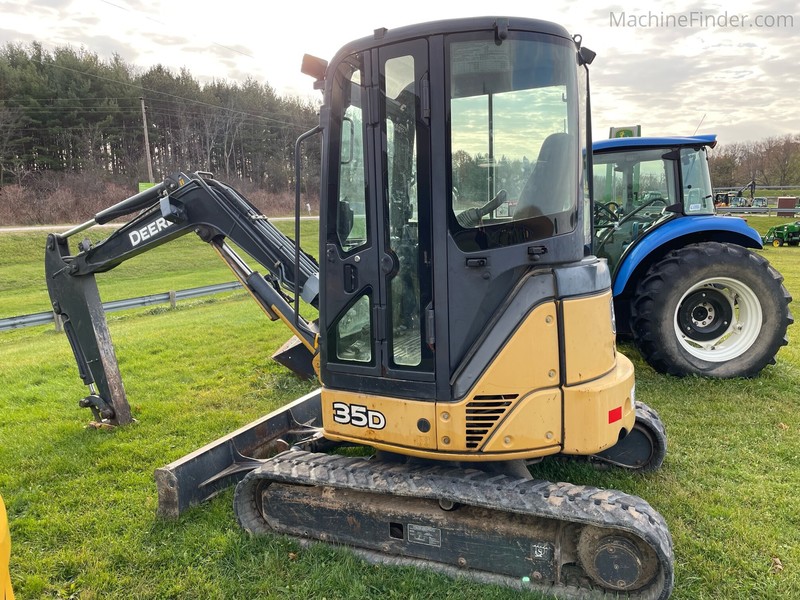 Construction  2009 JOHN DEERE 35D Compact Excavator Photo