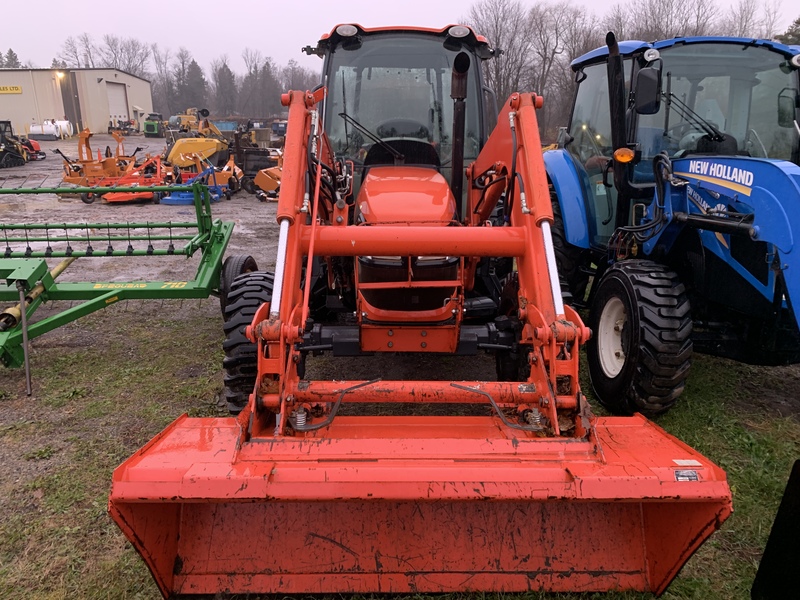 Kubota M6060 Tractor with Loader 