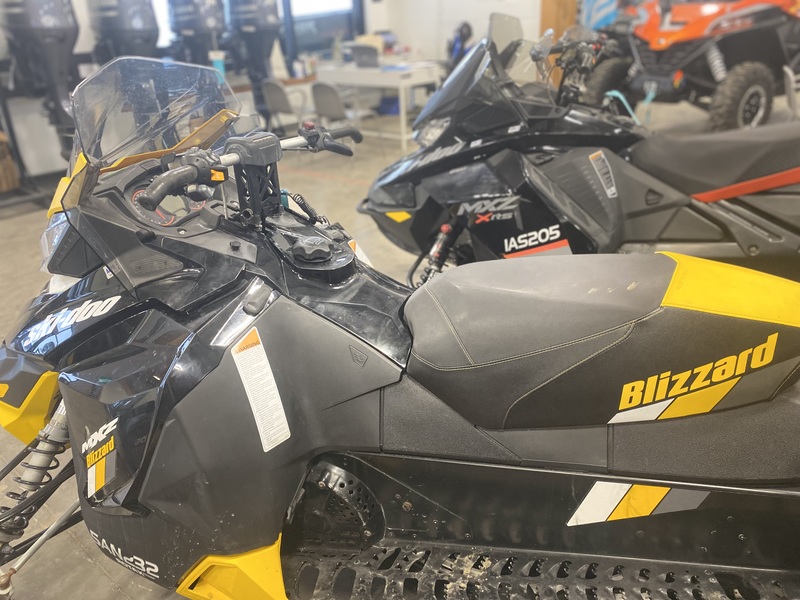 ATVs & Side By Sides  2018 Ski-Doo MXZ 600 Blizzard Snowmobile Photo