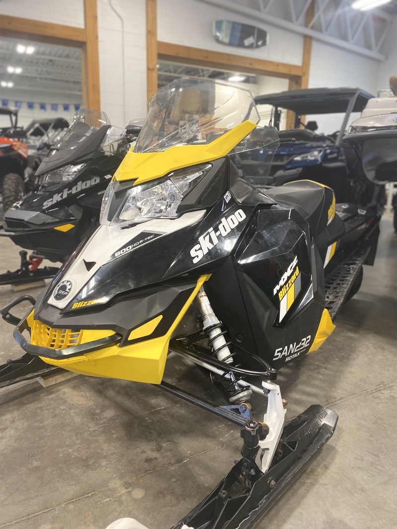 ATVs & Side By Sides  2018 Ski-Doo MXZ 600 Blizzard Snowmobile Photo