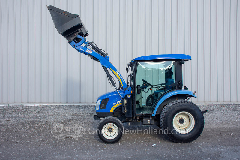 Tractors  2010 New Holland Boomer 3045 with Loader Photo