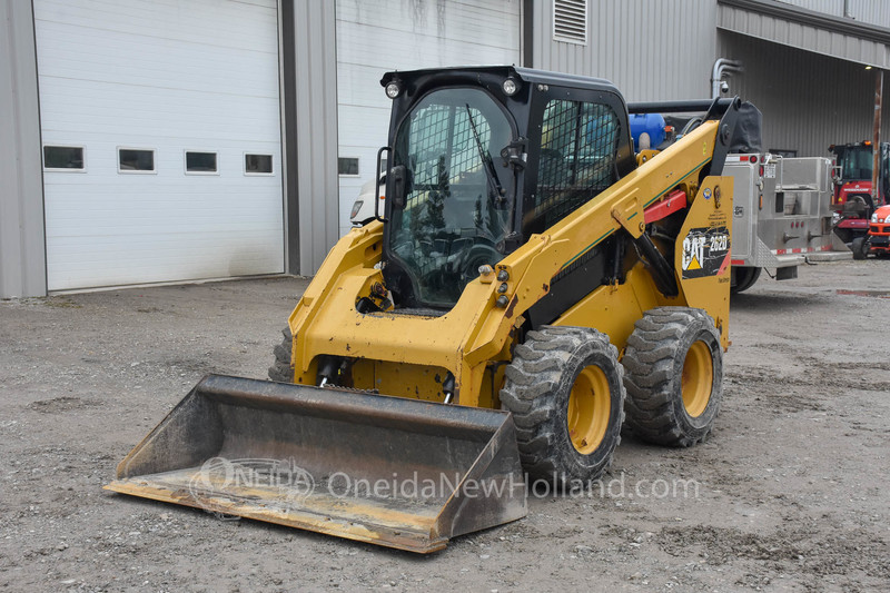 Skidsteers & Track Loaders  2016 Cat 262D Skidsteer Photo