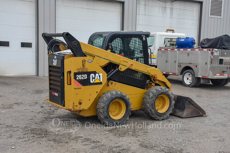 Skidsteers & Track Loaders  2016 Cat 262D Skidsteer Photo