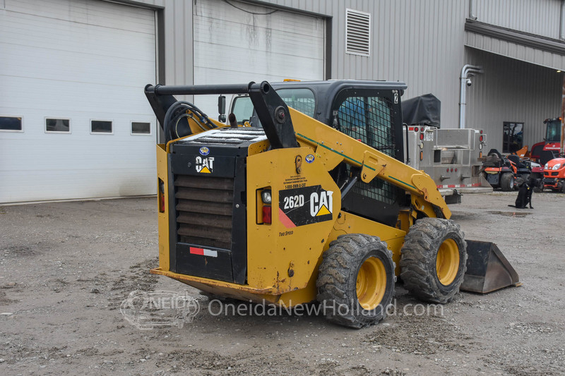 Skidsteers & Track Loaders  2016 Cat 262D Skidsteer Photo