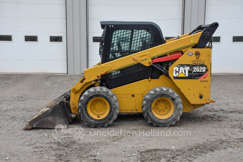 Skidsteers & Track Loaders  2016 Cat 262D Skidsteer Photo