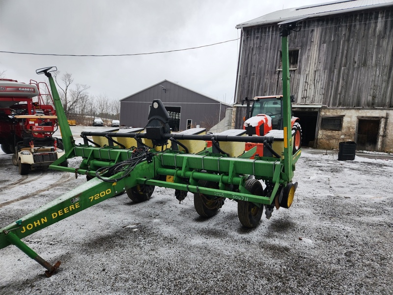 John Deere 7200 Planter 