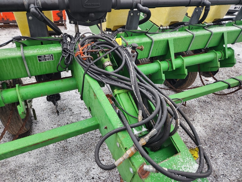 Planting Equipment  John Deere 7200 Planter  Photo