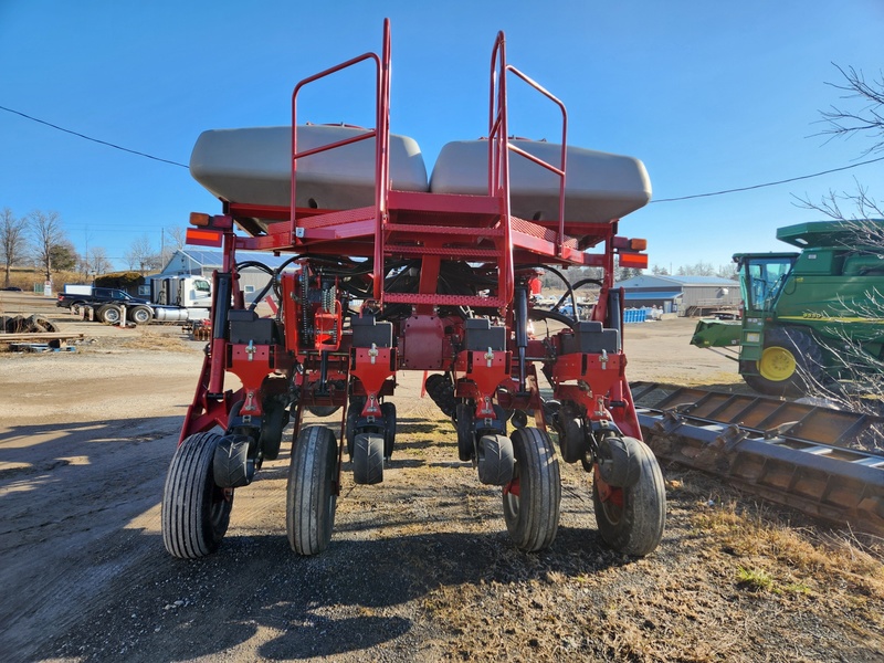 Planting Equipment  Case IH 1250 Corn Planter  Photo