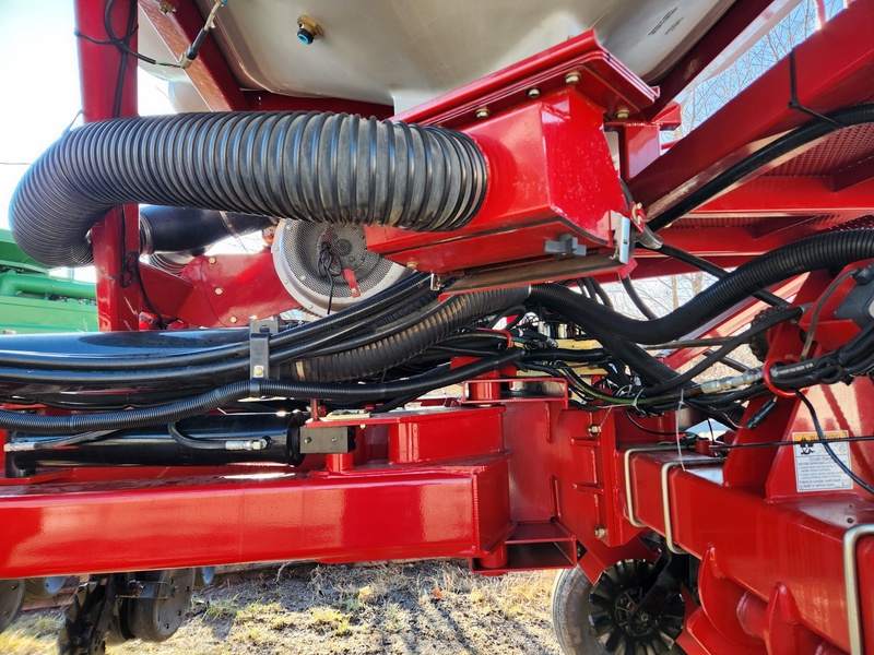 Planting Equipment  Case IH 1250 Corn Planter  Photo