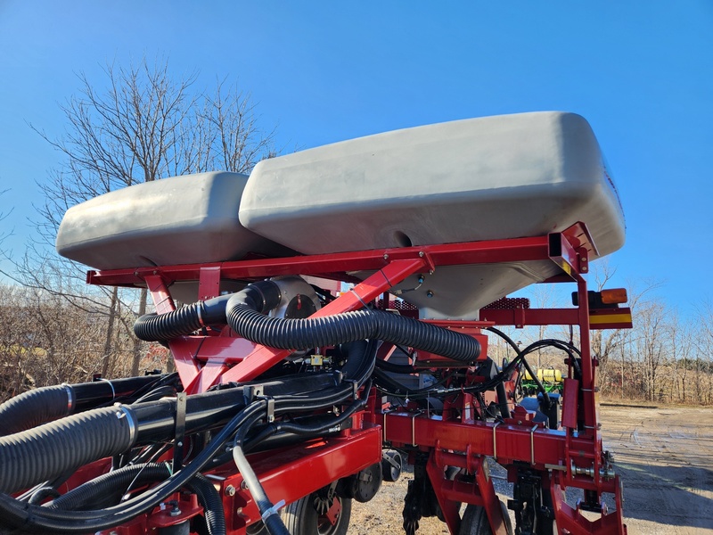 Planting Equipment  Case IH 1250 Corn Planter  Photo