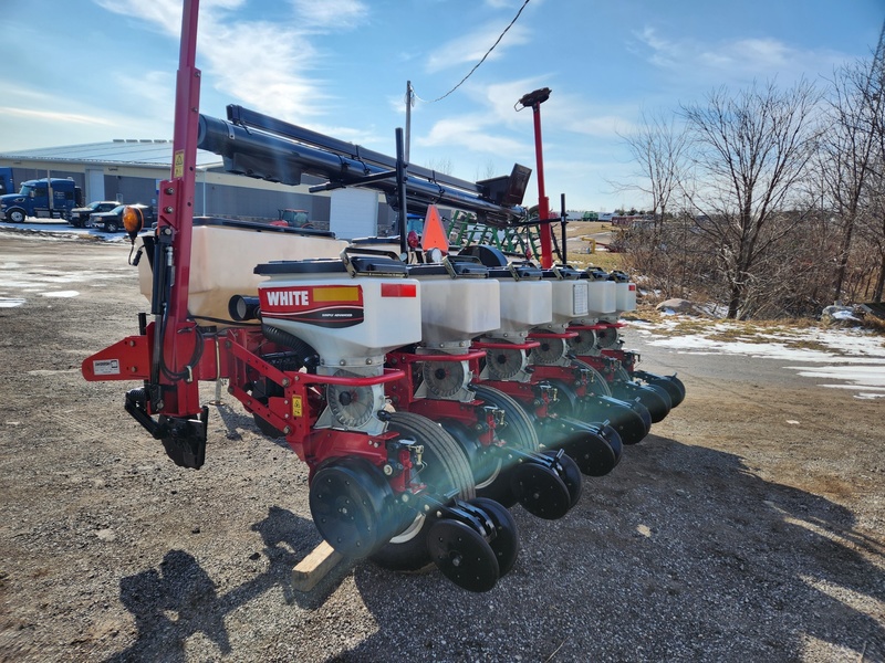 Planting Equipment  White 8106 Planter  Photo