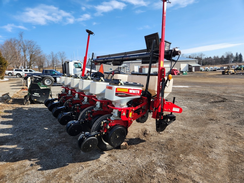 Planting Equipment  White 8106 Planter  Photo