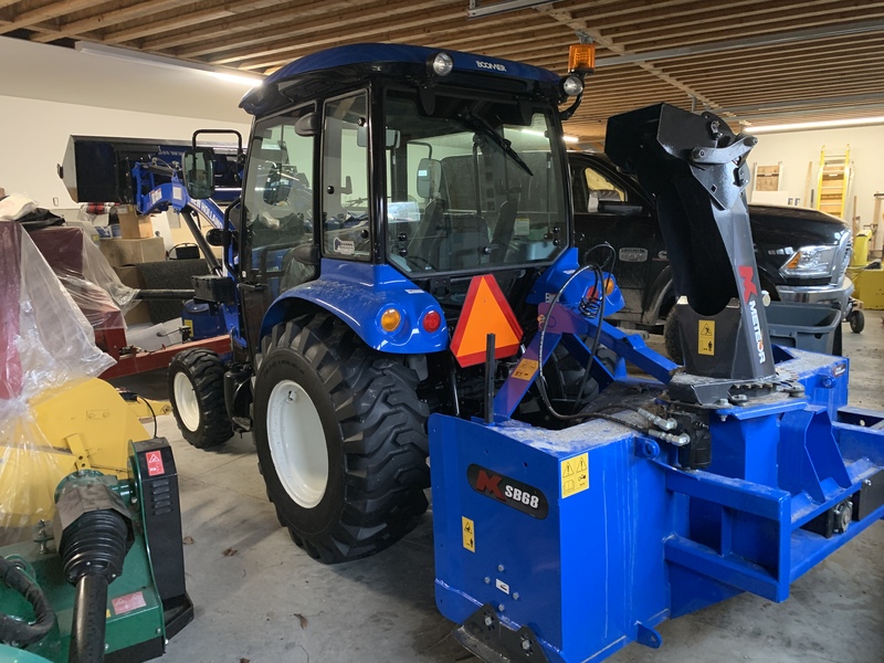 New Holland Boomer 40 Compact Tractor with snowblower