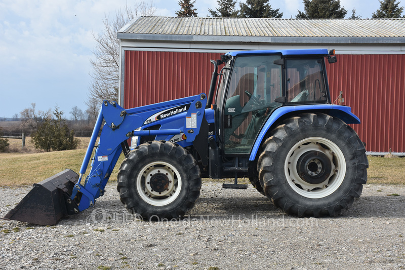 2007 New Holland TL100A Tractor with Loader