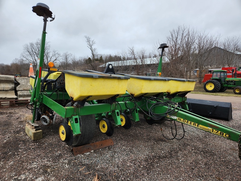 John Deere 1780 Planter 