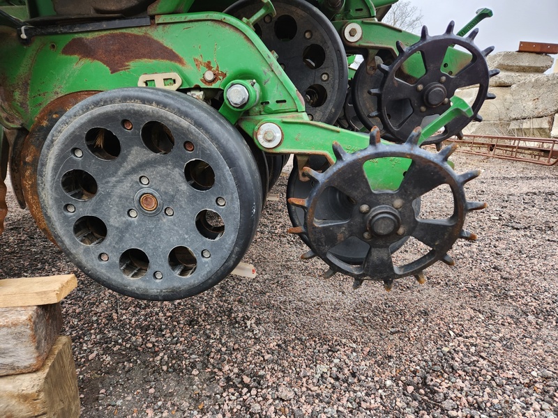 Planting Equipment  John Deere 1780 Planter  Photo