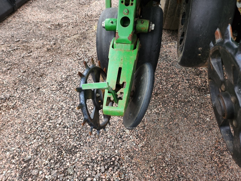 Planting Equipment  John Deere 1780 Planter  Photo