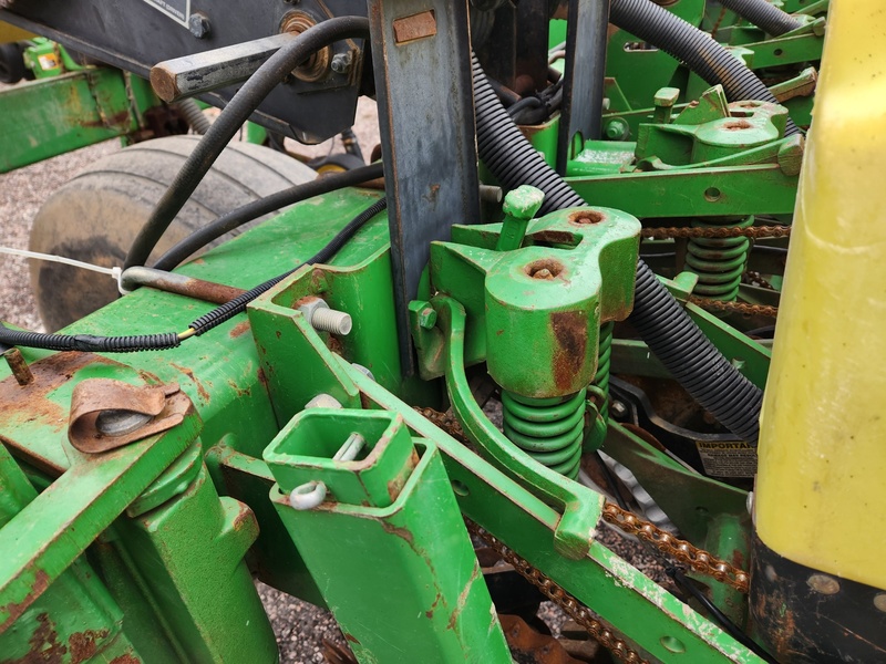 Planting Equipment  John Deere 1780 Planter  Photo