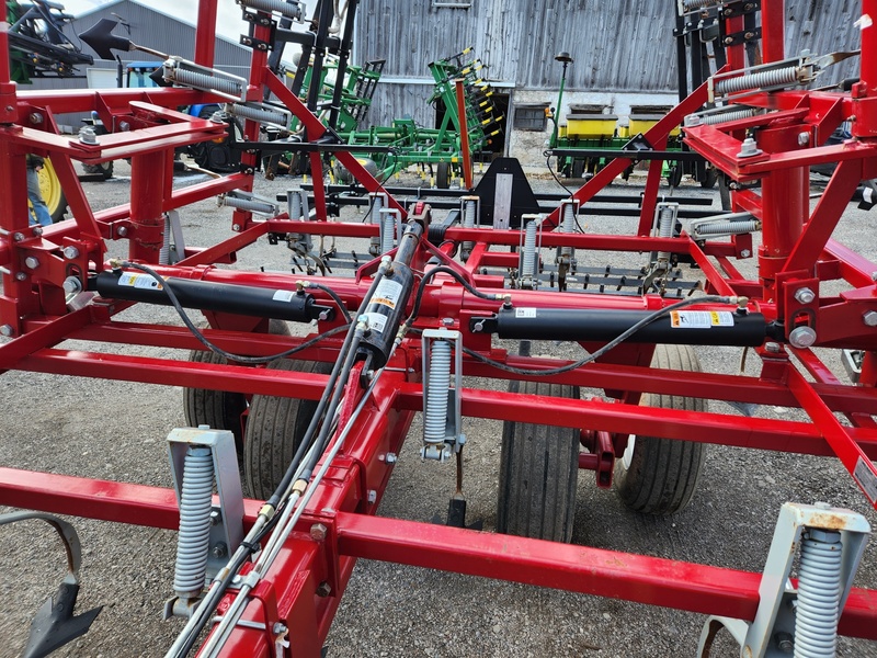 Cultivators  Wil-Rich 2800 Cultivator Photo