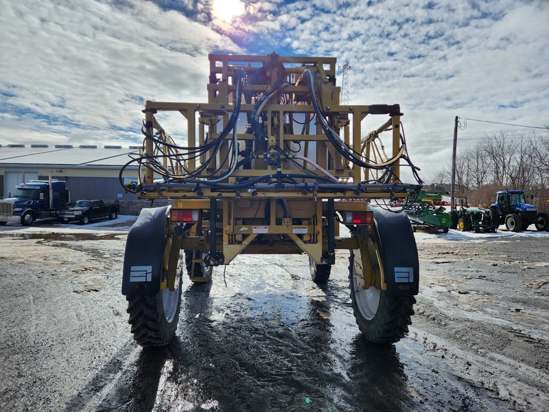 Sprayers  Ag Chem Rogator 1254 Sprayer Photo