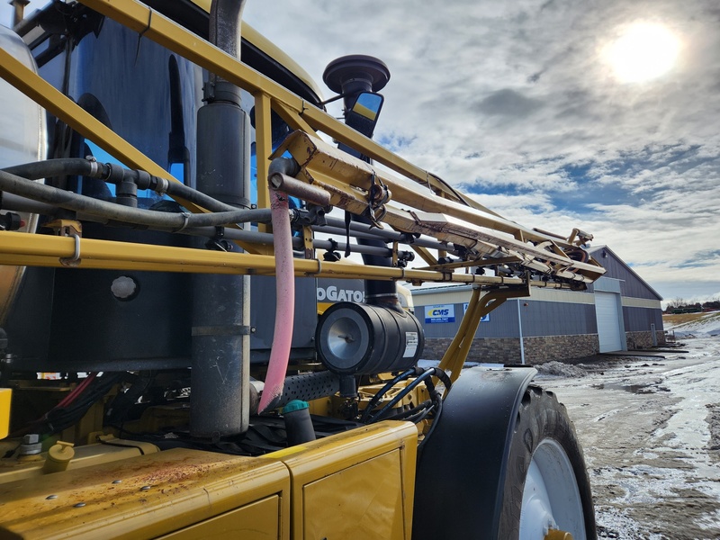 Sprayers  Ag Chem Rogator 1254 Sprayer Photo