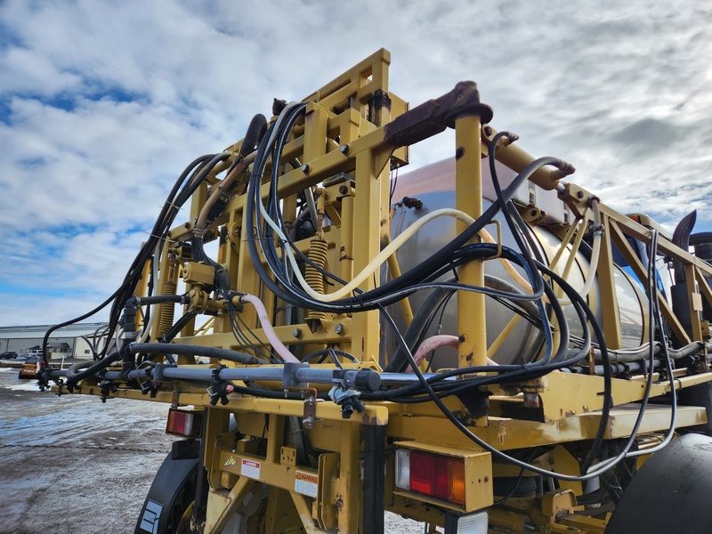 Sprayers  Ag Chem Rogator 1254 Sprayer Photo