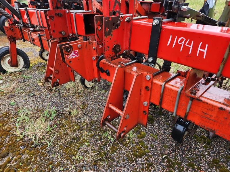 Row Cultivator  International 183 Scuffler Photo