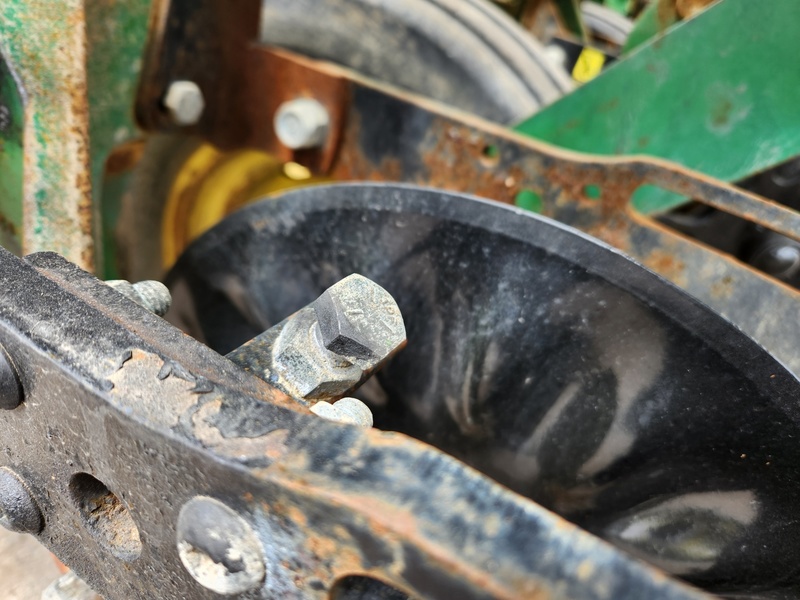 Planting Equipment  John Deere 7200 Planter  Photo