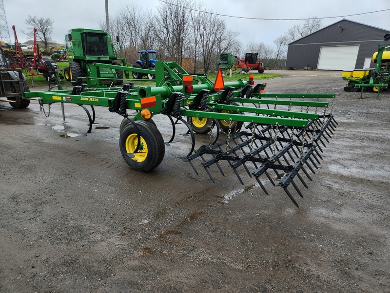 Cultivators  John Deere 980 Cultivator  Photo