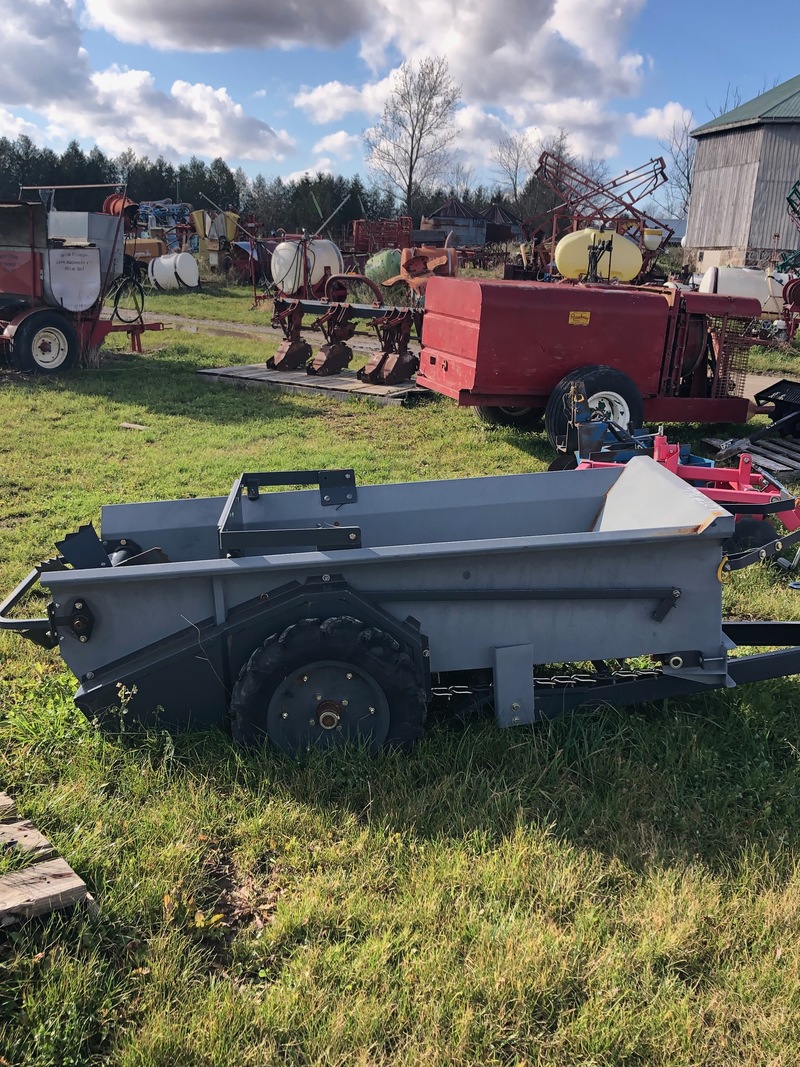 Manure Equipment  Braber 25GD Manure Spreader Photo