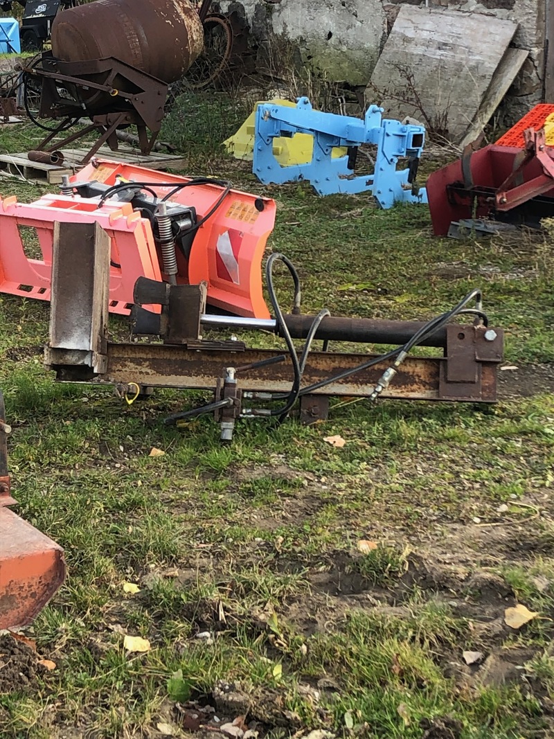 Attachments  Hydraulic Vertical Log Splitter - 3pth Photo