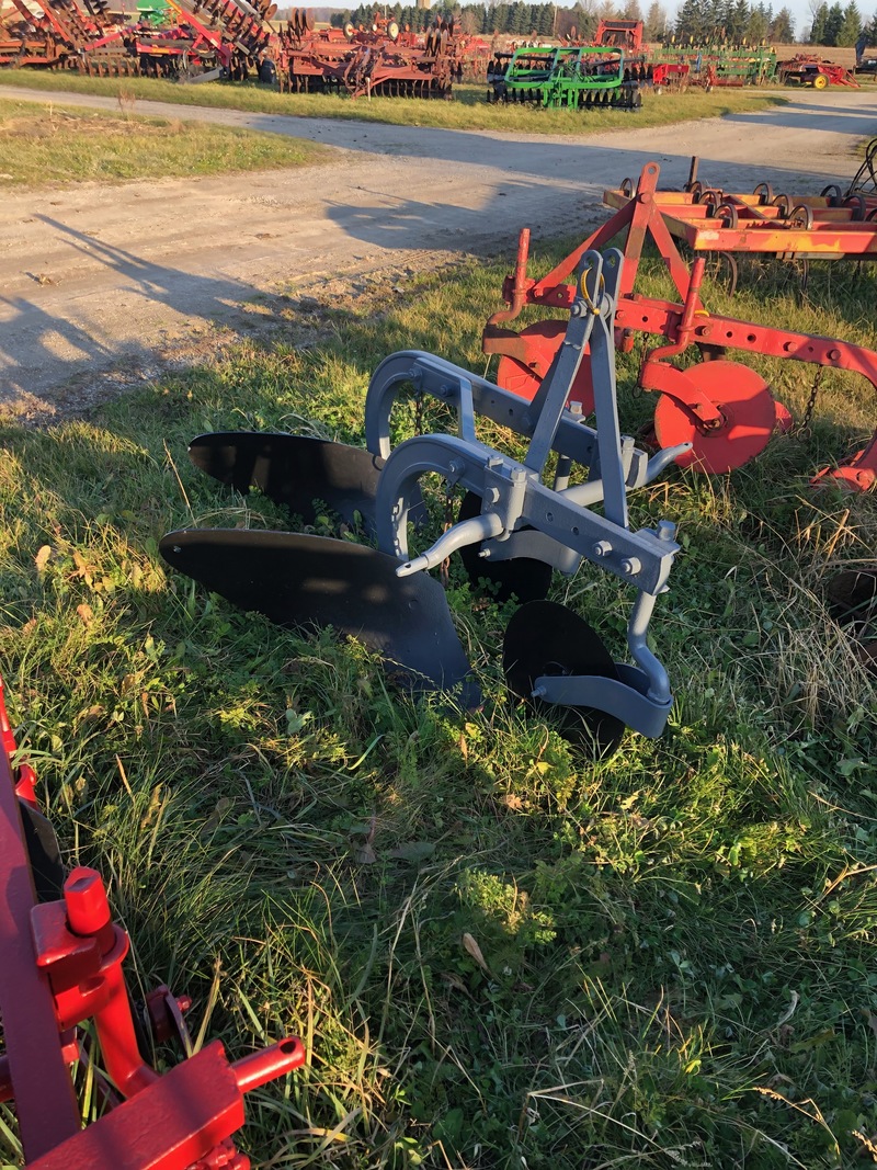 Tillage - Plows  Ferguson 3pth 2F Furrow Plow Photo