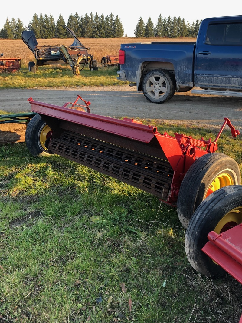 Hay/Forage/Livestock  New Holland 401~ Steel Mesh Hay Crimper Photo