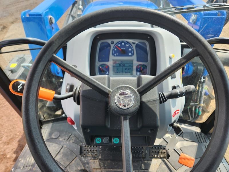 Tractors - Farm  New Holland Workmaster 55 Tractor  Photo