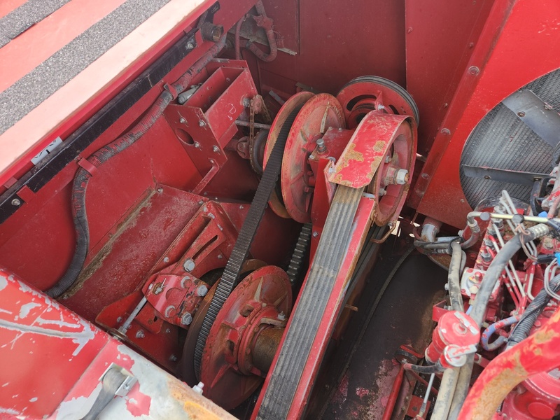 Combines & Harvesting Equipment  Case IH 2388 Combine  Photo