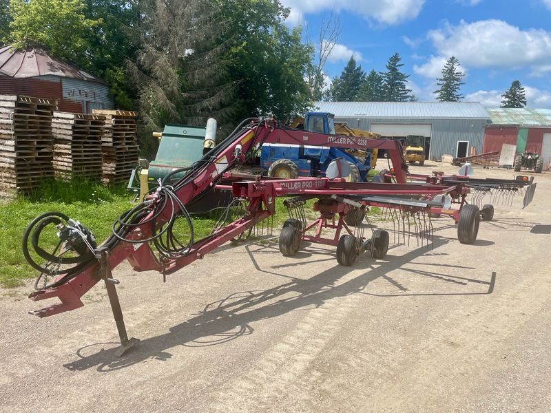 Hay/Forage/Livestock  Miller Pro 2250 - Tandem Rake Photo