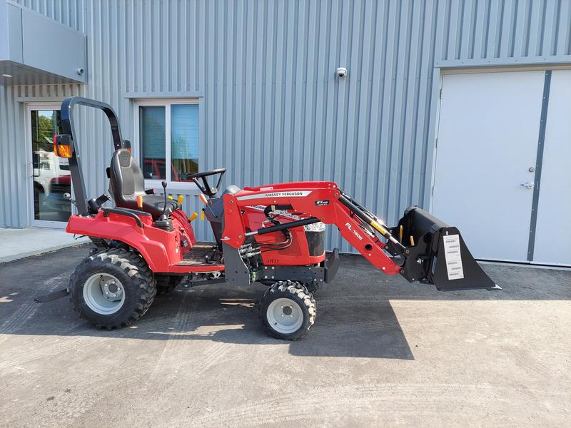 Tractors  Massey Ferguson GC1723EL Tractor with Loader Photo