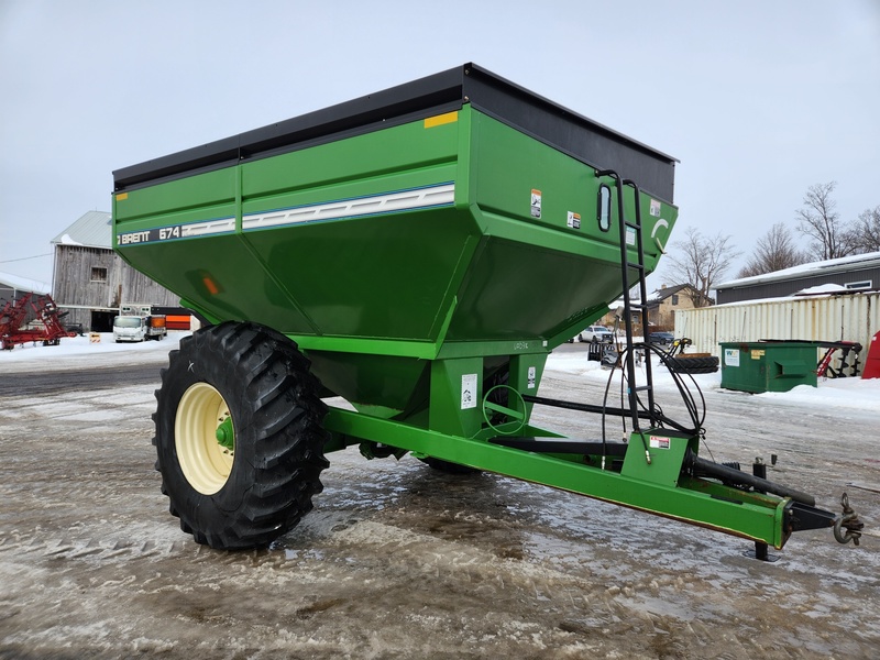 Grain Cart  Brent 674 Grain Cart  Photo
