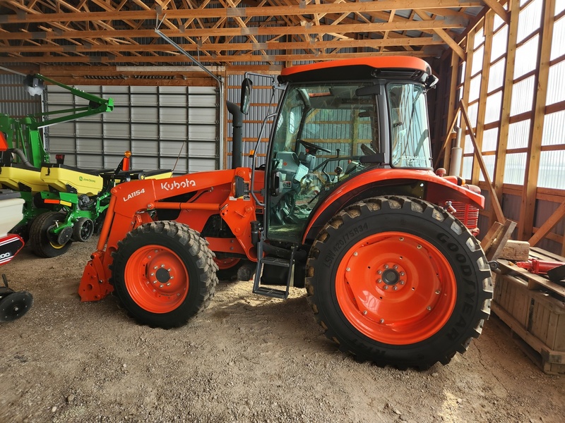 Kubota M4-071 Tractor  