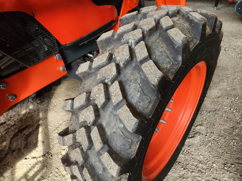Tractors - Farm  Kubota M4-071 Tractor   Photo