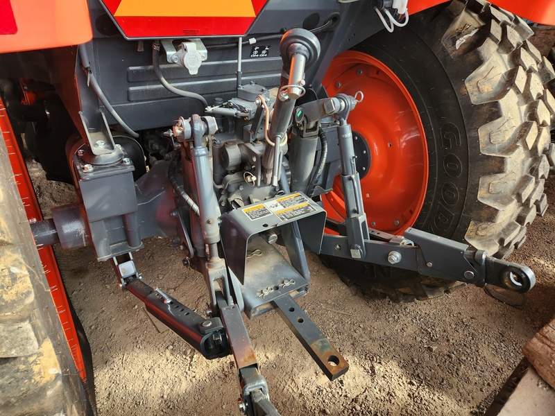 Tractors - Farm  Kubota M4-071 Tractor   Photo