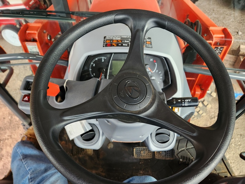 Tractors - Farm  Kubota M4-071 Tractor   Photo