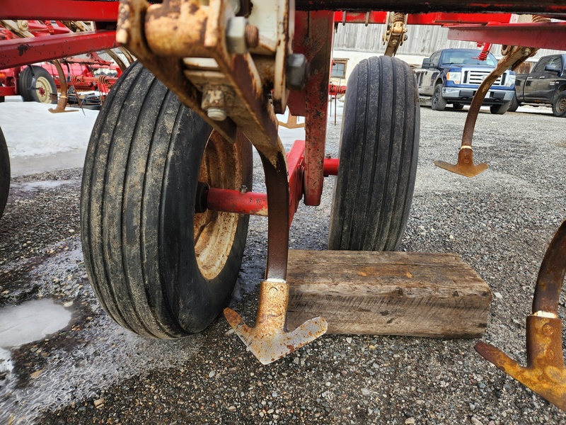 Cultivators  Wil-rich 2500 Cultivator  Photo