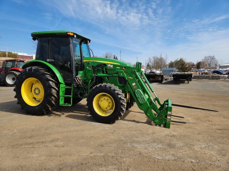 Tractors - Farm  John Deere 6105D Tractor Photo