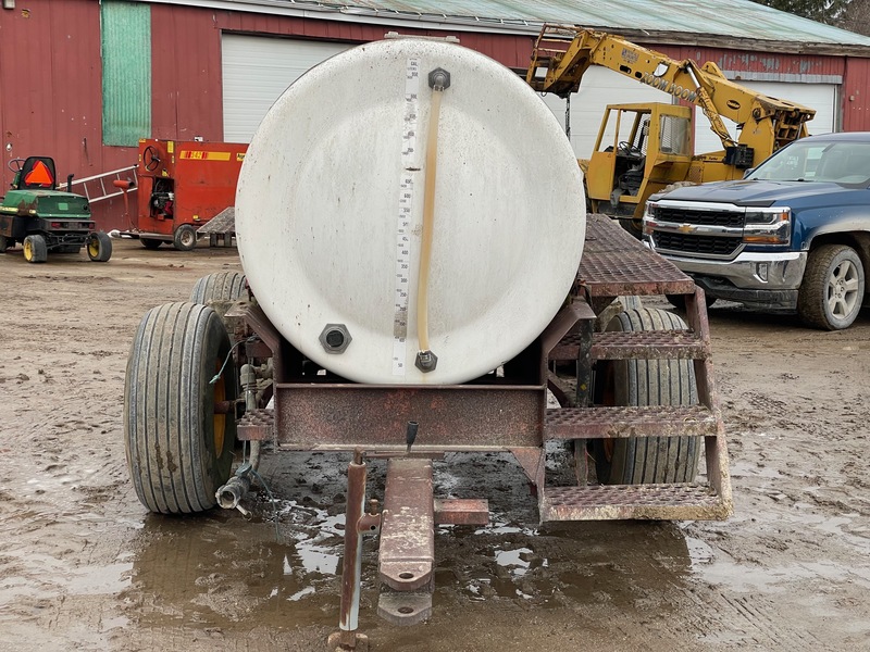 Miscellaneous  1000 Gallon Fiberglass Tank with Tandem Undercarriage Photo