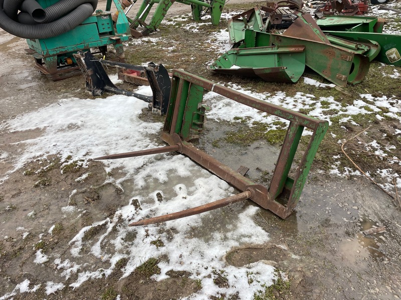Attachments  John Deere 2 Prong Bale Spear - Quick Attach Photo