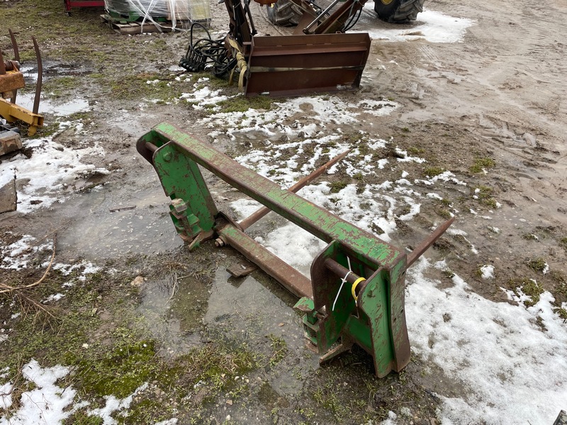 Attachments  John Deere 2 Prong Bale Spear - Quick Attach Photo