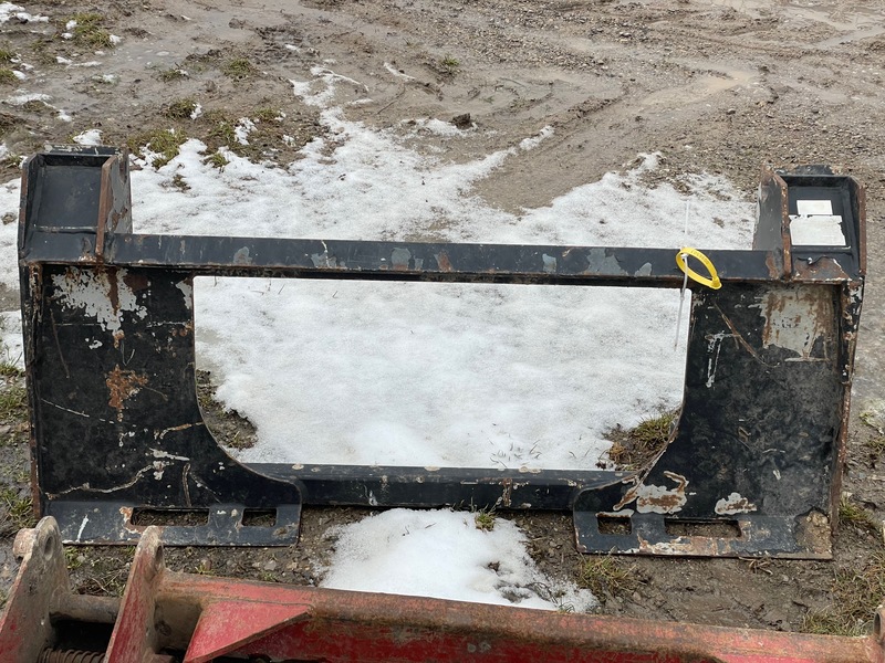 Attachments  John Deere Hook-up - Quick Attach + Skid Steer Photo